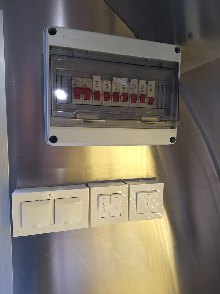 Deli Star EasyGo 280 - EU standards - Przyczepa gastronomiczna: zdjęcie 4 Deli Star EasyGo 280 - EU standards - Przyczepa gastronomiczna: zdjęcie 4