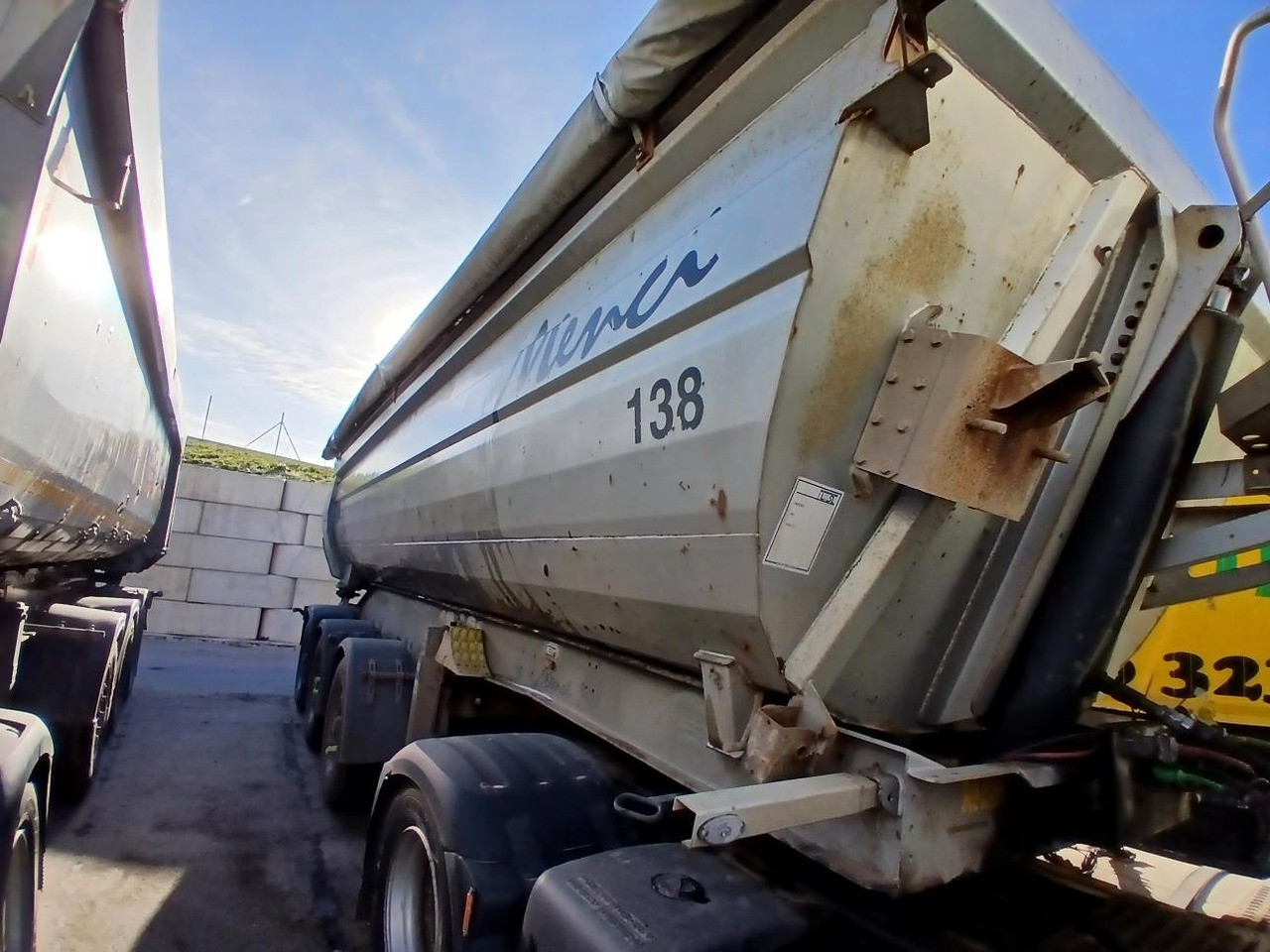 MENCI - Naczepa wywrotka: zdjęcie 4 MENCI - Naczepa wywrotka: zdjęcie 4