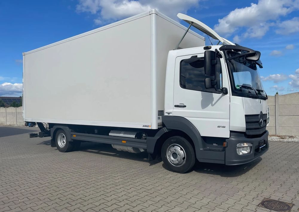 Mercedes-Benz ATEGO 816 ,ładowność 3,1 tony! - Samochód ciężarowy furgon: zdjęcie 4 Mercedes-Benz ATEGO 816 ,ładowność 3,1 tony! - Samochód ciężarowy furgon: zdjęcie 4