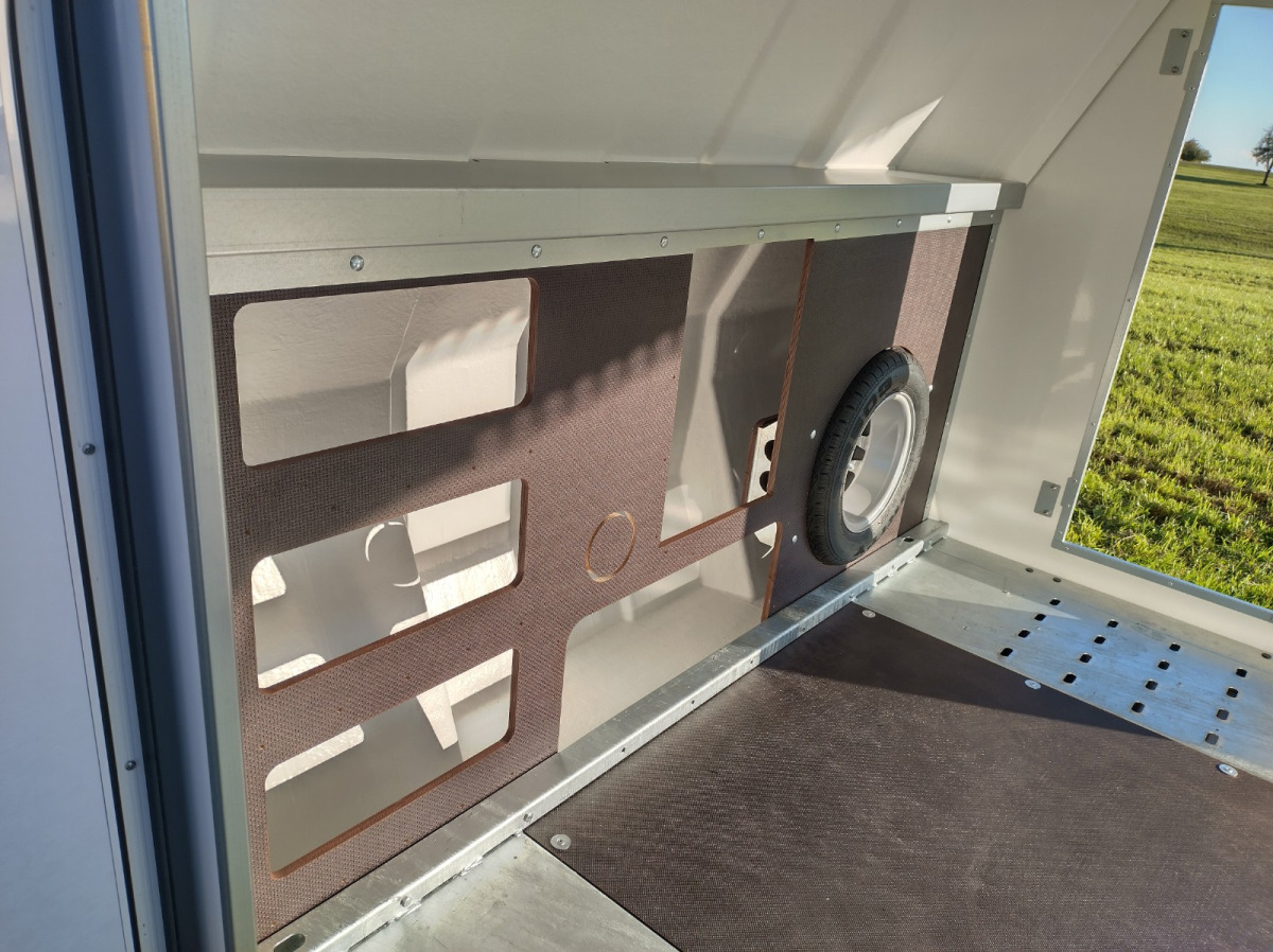 BRIAN JAMES TRAILERS RaceSport 340-5510 - Przyczepa do przewozu samochodów: zdjęcie 4 BRIAN JAMES TRAILERS RaceSport 340-5510 - Przyczepa do przewozu samochodów: zdjęcie 4