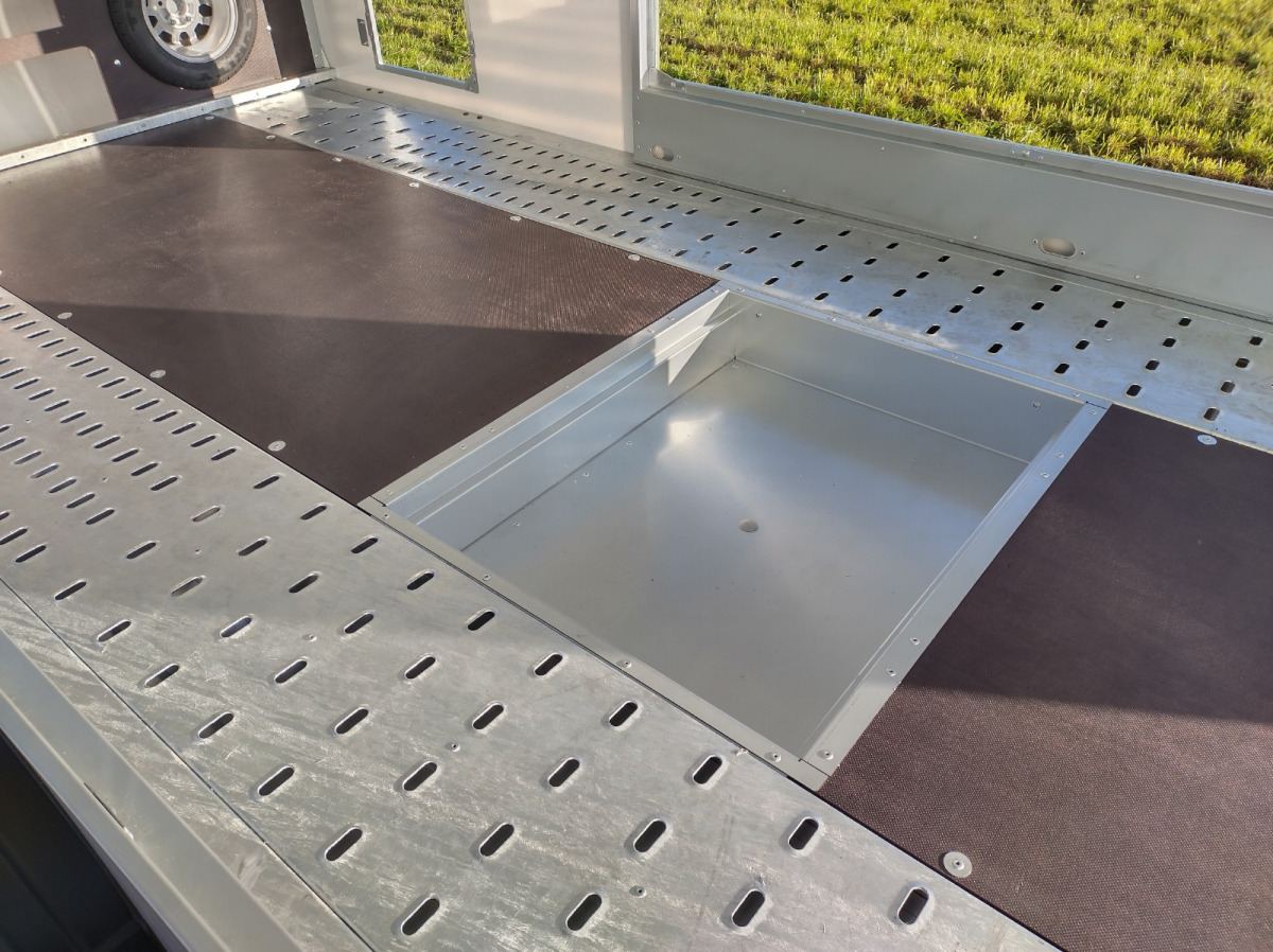 BRIAN JAMES TRAILERS RaceSport 340-5510 - Przyczepa do przewozu samochodów: zdjęcie 5 BRIAN JAMES TRAILERS RaceSport 340-5510 - Przyczepa do przewozu samochodów: zdjęcie 5