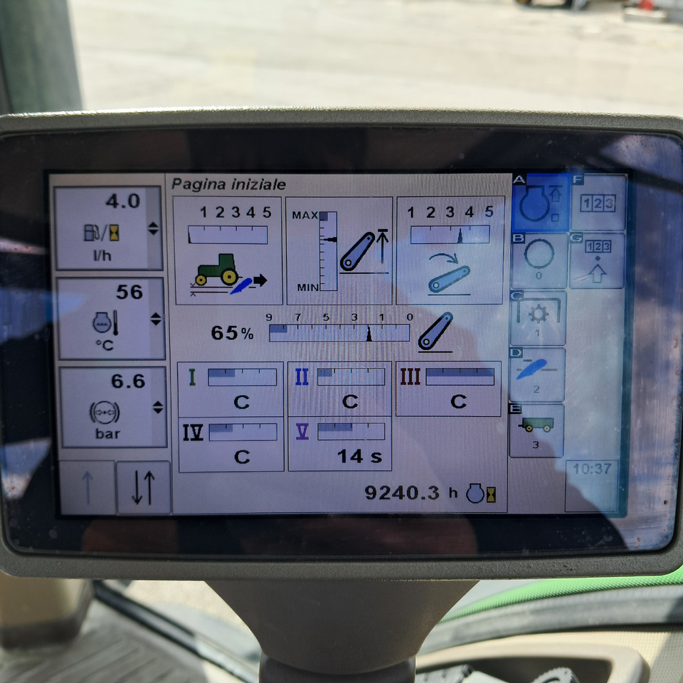 Ciągnik rolniczy JOHN DEERE 8345 R: zdjęcie 11