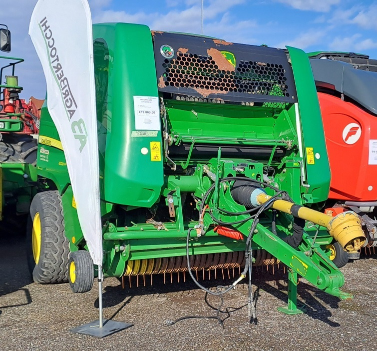 JOHN DEERE 960 - Prasa rolująca: zdjęcie 1 JOHN DEERE 960 - Prasa rolująca: zdjęcie 1