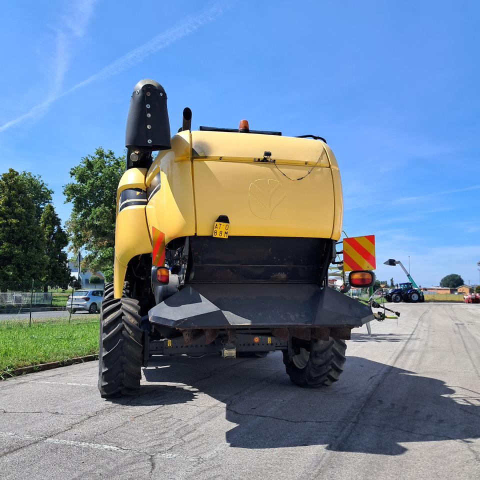NEW HOLLAND CX880 - Kombajn zbożowy: zdjęcie 4 NEW HOLLAND CX880 - Kombajn zbożowy: zdjęcie 4