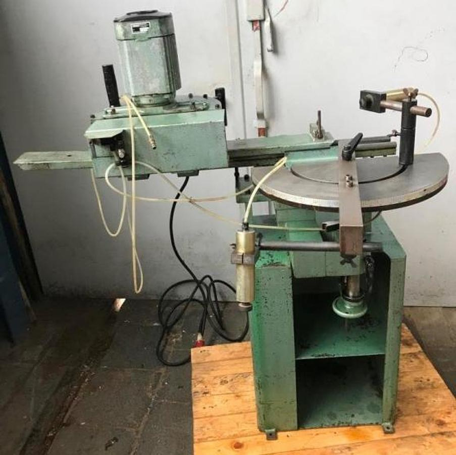 Ausklinkfräse GRAULE - Obrabiarka: zdjęcie 1 Ausklinkfräse GRAULE - Obrabiarka: zdjęcie 1