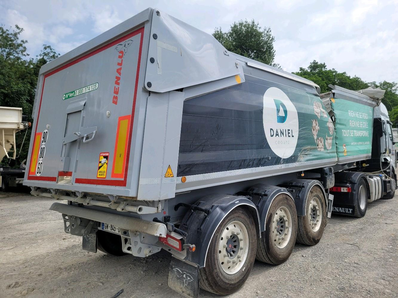 BENALU BENNE C39 3 ESSIEUX - Naczepa wywrotka: zdjęcie 3 BENALU BENNE C39 3 ESSIEUX - Naczepa wywrotka: zdjęcie 3