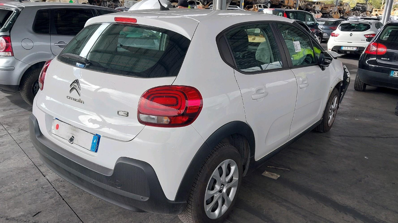 CITROEN C3 III 1.2 PURETECH 83 FEEL - Samochód osobowy: zdjęcie 4 CITROEN C3 III 1.2 PURETECH 83 FEEL - Samochód osobowy: zdjęcie 4