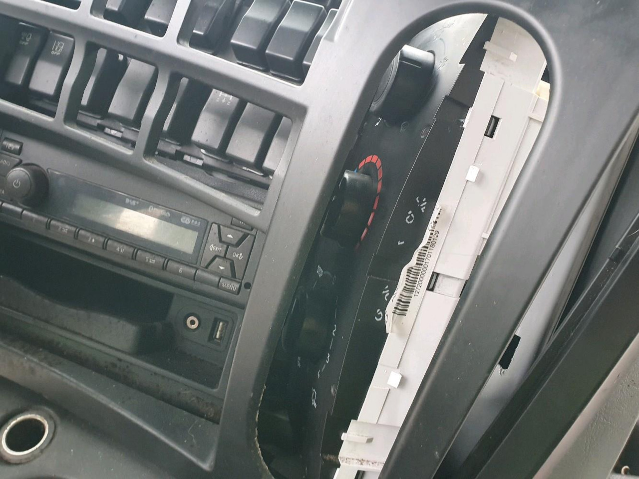 Samochód ciężarowy furgon RENAULT D 12 DTI 215: zdjęcie 14 Samochód ciężarowy furgon RENAULT D 12 DTI 215: zdjęcie 14