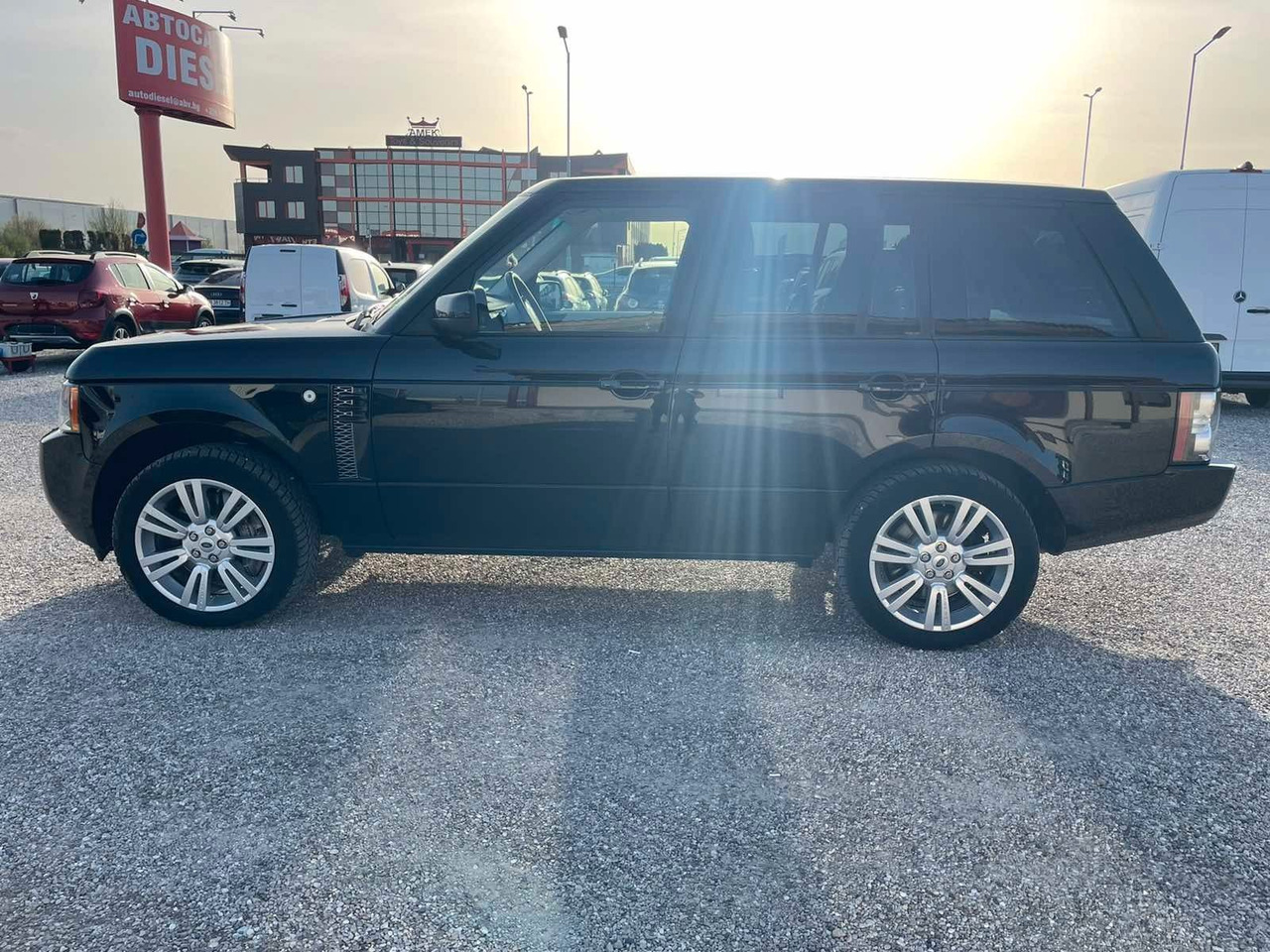 Land Rover Range Rover Vogue 4.4 TDV8 - SUV: zdjęcie 4 Land Rover Range Rover Vogue 4.4 TDV8 - SUV: zdjęcie 4