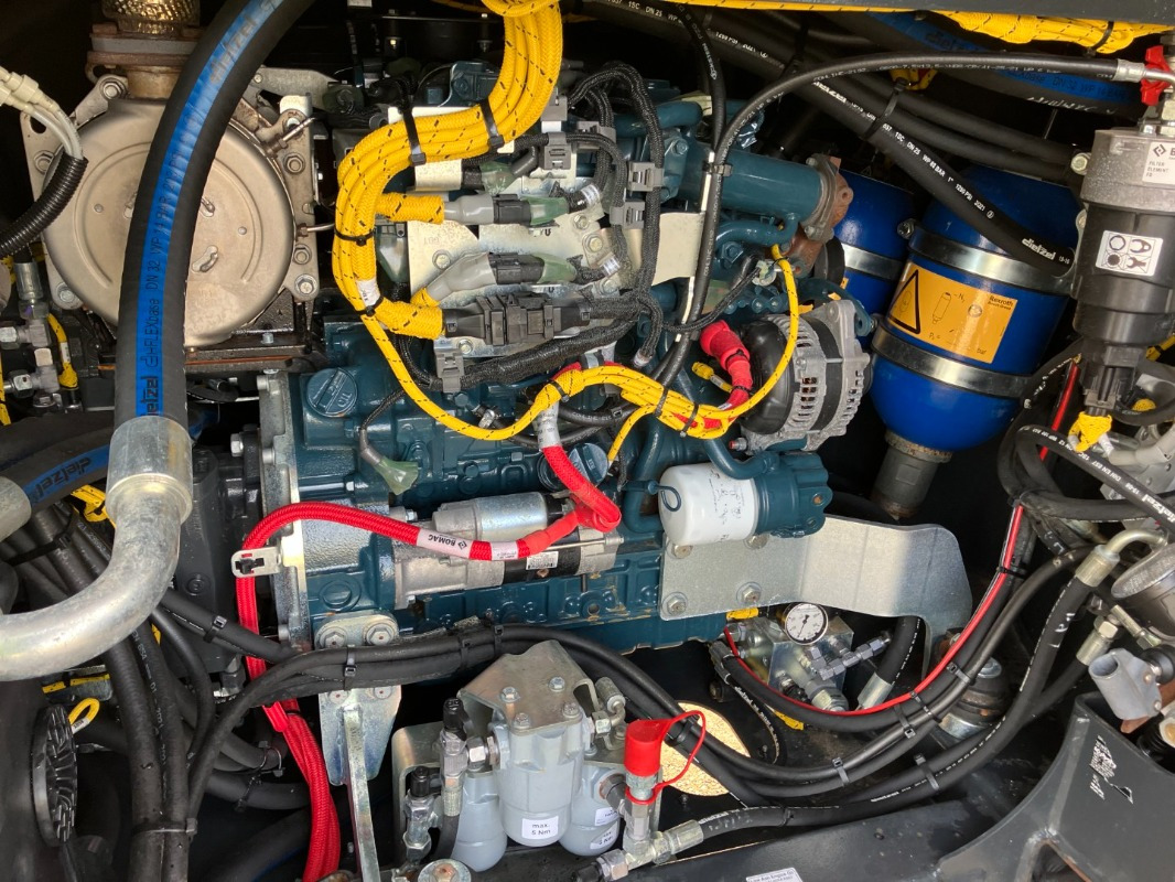 BOMAG DE BW 174 AP-5 AM Hybrid Stage V/Tier 4f - Walec: zdjęcie 4 BOMAG DE BW 174 AP-5 AM Hybrid Stage V/Tier 4f - Walec: zdjęcie 4