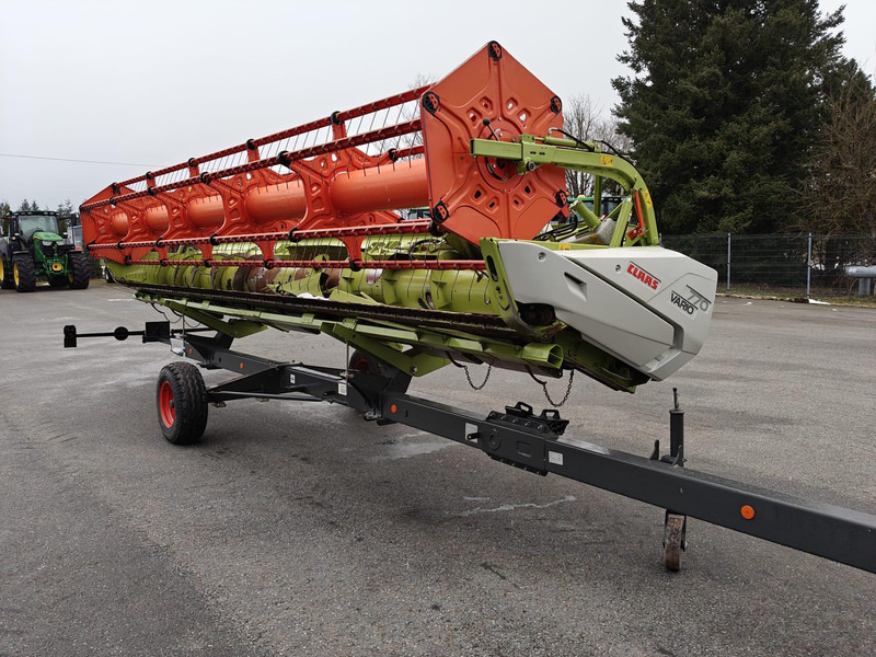 Claas Lexion 670 - Kombajn zbożowy: zdjęcie 2 Claas Lexion 670 - Kombajn zbożowy: zdjęcie 2