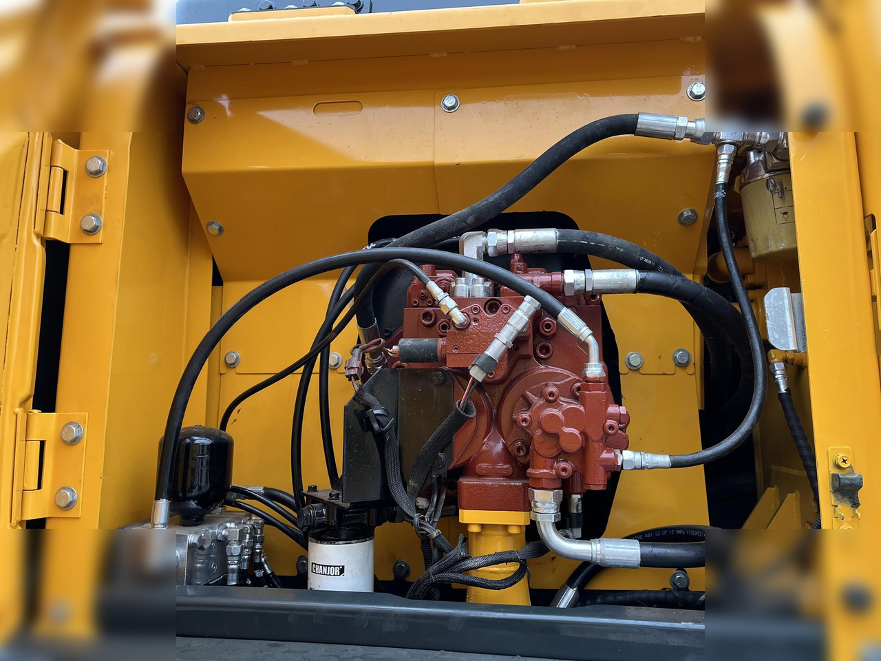 HYUNDAI ROBEX 210W-9 - Koparka kołowa: zdjęcie 5 HYUNDAI ROBEX 210W-9 - Koparka kołowa: zdjęcie 5