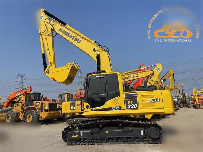KOMATSU PC220-8 - Koparka gąsienicowa: zdjęcie 3 KOMATSU PC220-8 - Koparka gąsienicowa: zdjęcie 3