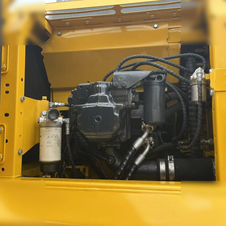 KOMATSU PC240 LC-8 - Koparka gąsienicowa: zdjęcie 5 KOMATSU PC240 LC-8 - Koparka gąsienicowa: zdjęcie 5