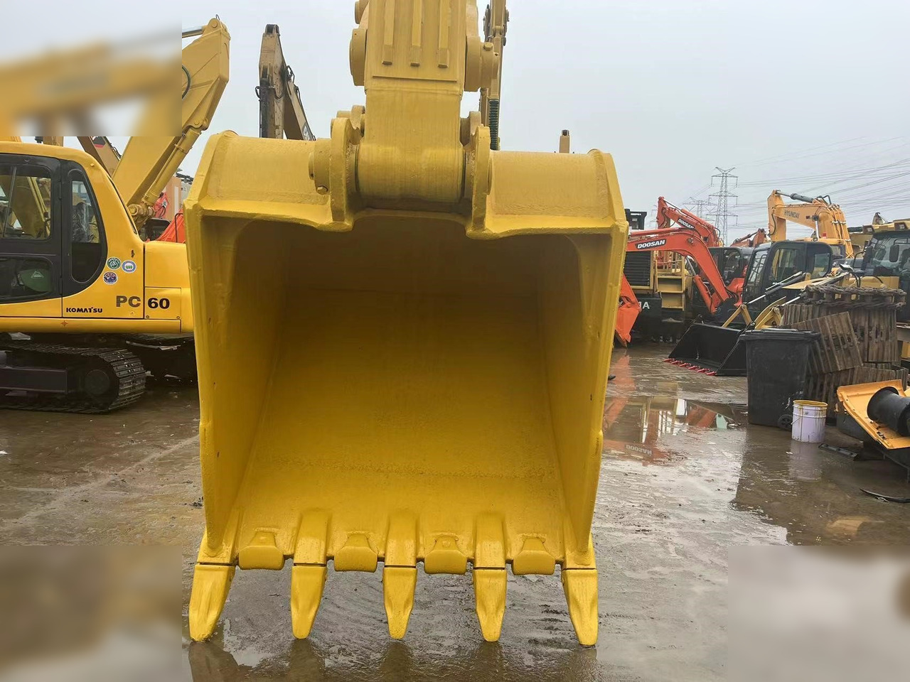 KOMATSU PC450-8 - Koparka gąsienicowa: zdjęcie 4 KOMATSU PC450-8 - Koparka gąsienicowa: zdjęcie 4