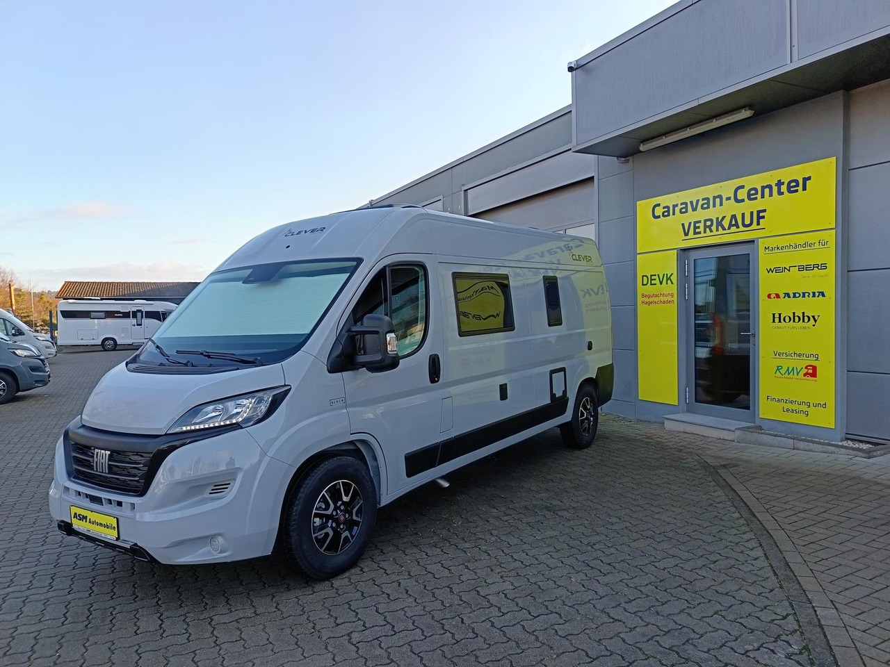 Clever Celebration 600 MJ24*AHK*MARKISE*ACC*R-KAM*RADIO - Kampervan: zdjęcie 4 Clever Celebration 600 MJ24*AHK*MARKISE*ACC*R-KAM*RADIO - Kampervan: zdjęcie 4