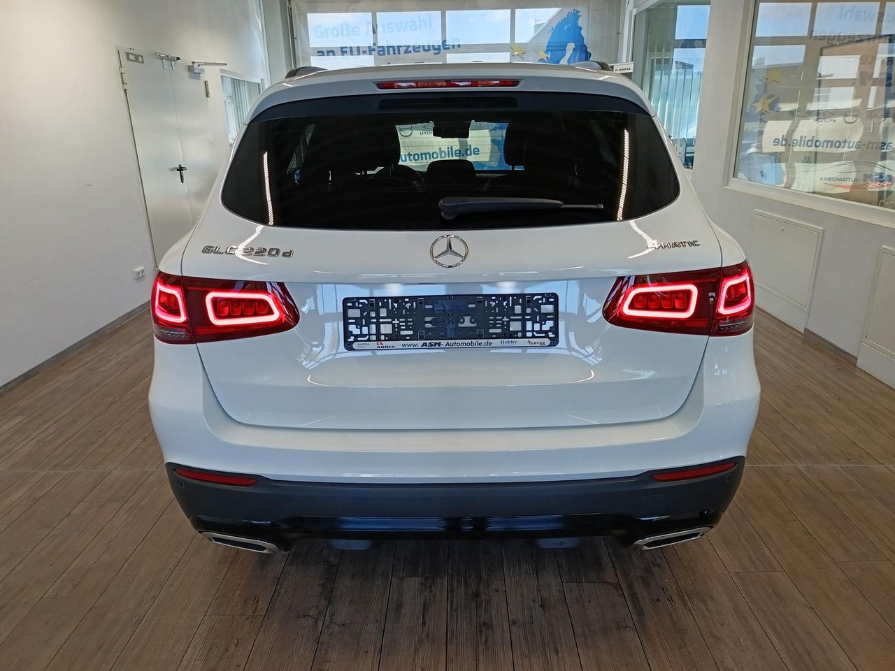Mercedes-Benz GLC 220d AMG Line 4MATIC*AHK*NAVI*LED*R-KAM*DAB* - SUV: zdjęcie 5 Mercedes-Benz GLC 220d AMG Line 4MATIC*AHK*NAVI*LED*R-KAM*DAB* - SUV: zdjęcie 5