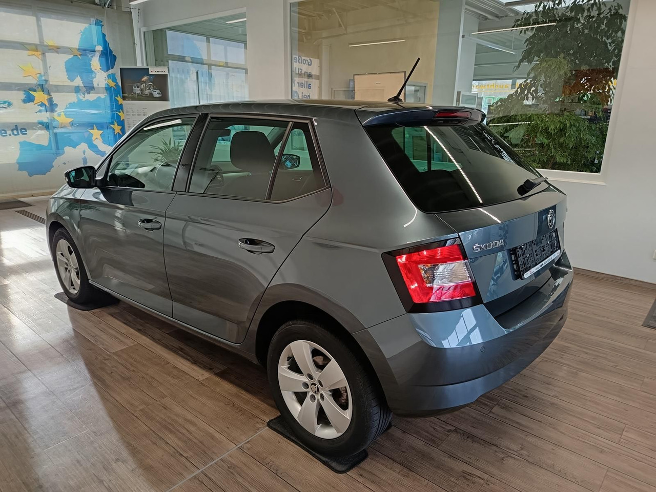 Skoda Fabia Style 1,2 TSI 81 kW DSG*PDC*SHZ*TEMP*KLIMA - Samochód osobowy: zdjęcie 4 Skoda Fabia Style 1,2 TSI 81 kW DSG*PDC*SHZ*TEMP*KLIMA - Samochód osobowy: zdjęcie 4