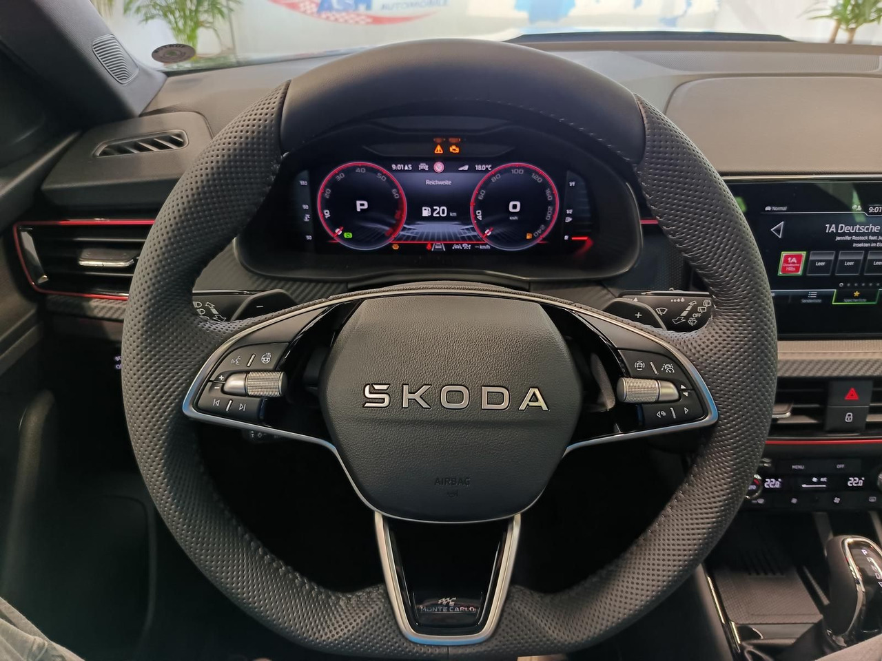 SUV Skoda Kamiq Monte Carlo 1,5 TSI DSG*AHK*PANO*LED*ACC*: zdjęcie 8 SUV Skoda Kamiq Monte Carlo 1,5 TSI DSG*AHK*PANO*LED*ACC*: zdjęcie 8