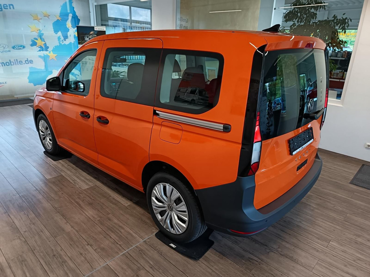 Volkswagen Caddy 2.0 TDI 75 kW*PDC*TEMP*DAB*KLIMA*5-SITZER* - Kombi: zdjęcie 4 Volkswagen Caddy 2.0 TDI 75 kW*PDC*TEMP*DAB*KLIMA*5-SITZER* - Kombi: zdjęcie 4