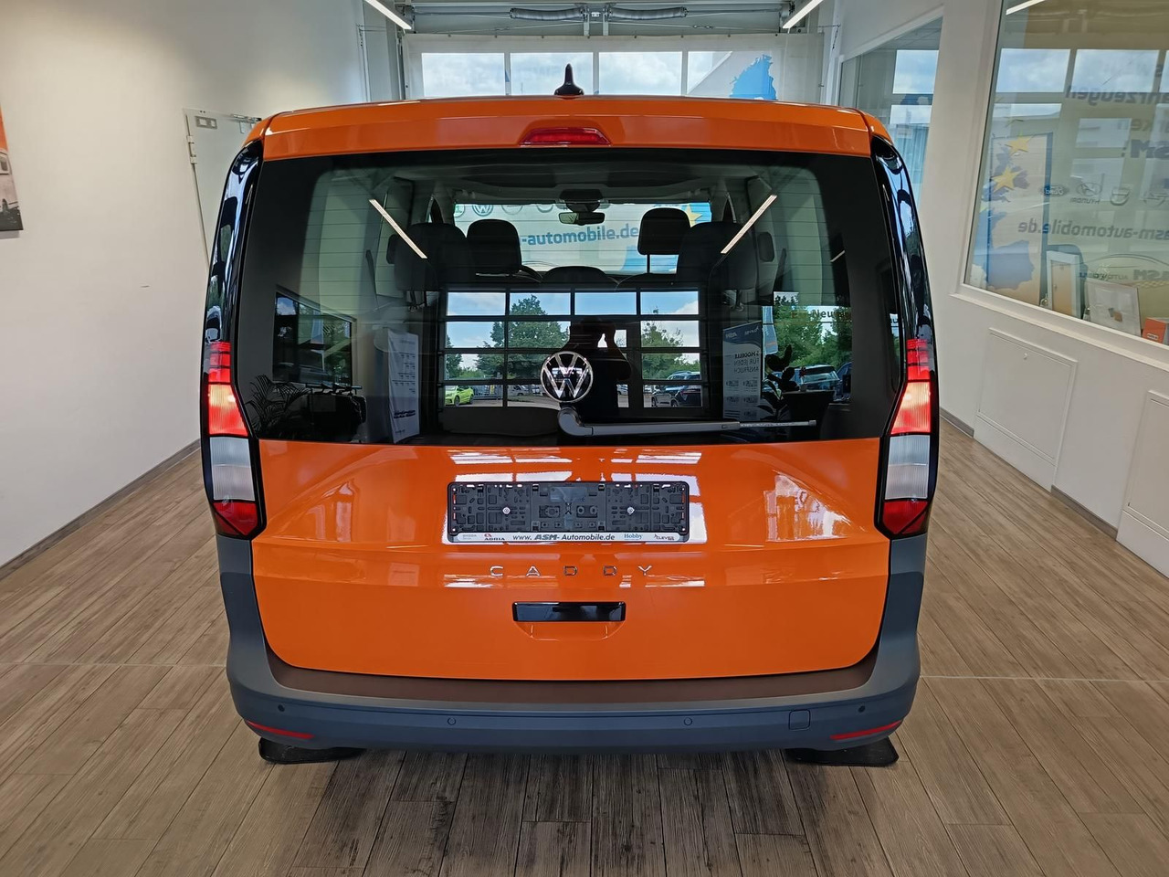 Volkswagen Caddy 2.0 TDI 75 kW*PDC*TEMP*DAB*KLIMA*5-SITZER* - Kombi: zdjęcie 5 Volkswagen Caddy 2.0 TDI 75 kW*PDC*TEMP*DAB*KLIMA*5-SITZER* - Kombi: zdjęcie 5