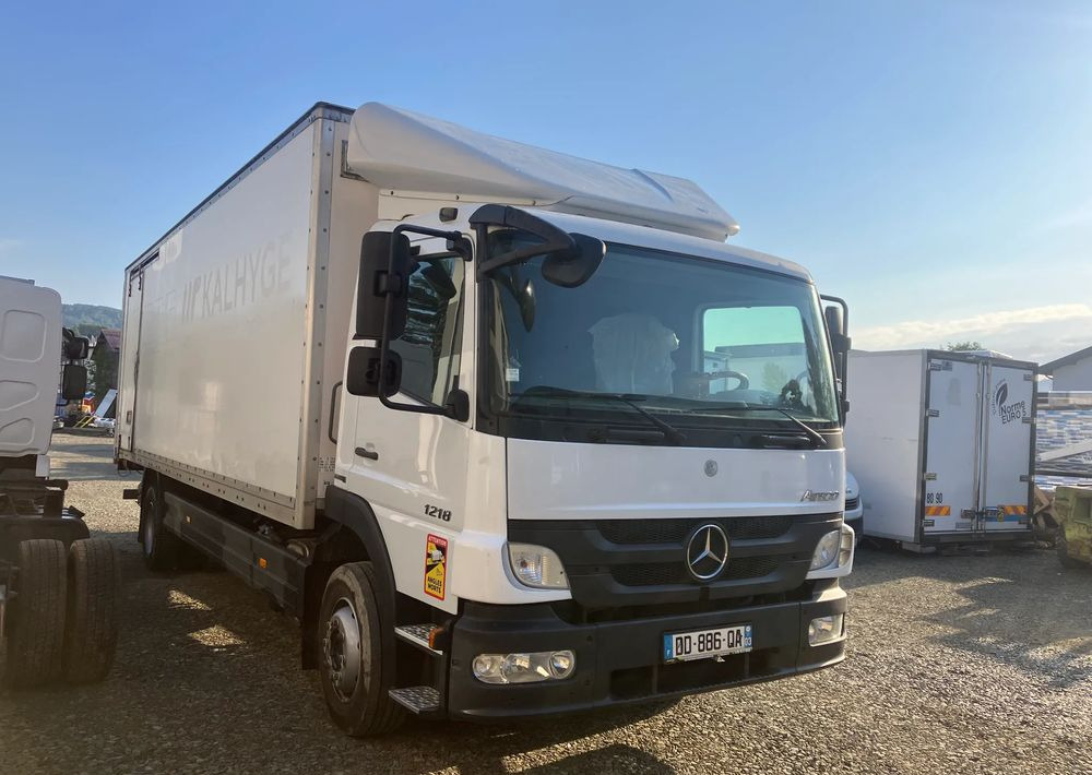 Mercedes-Benz Atego 1218 kurierka kontener - Samochód ciężarowy furgon: zdjęcie 1 Mercedes-Benz Atego 1218 kurierka kontener - Samochód ciężarowy furgon: zdjęcie 1