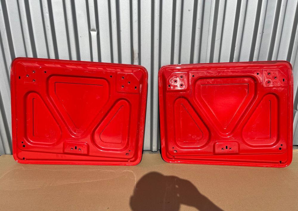 Drzwiczki schowka Scania S R klapa drzwi NGS NGR - Nadwozie i zewnętrzne elementy do Samochodów ciężarowych: zdjęcie 2 Drzwiczki schowka Scania S R klapa drzwi NGS NGR - Nadwozie i zewnętrzne elementy do Samochodów ciężarowych: zdjęcie 2