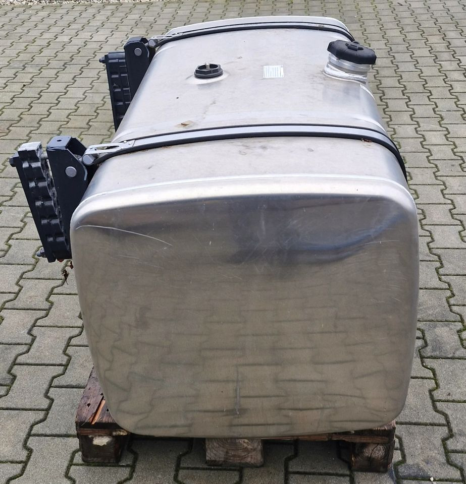 IVECO S WAY HI WAY STRALIS ZBIORNIK PALIWA NOWY - Układ paliwowy: zdjęcie 2 IVECO S WAY HI WAY STRALIS ZBIORNIK PALIWA NOWY - Układ paliwowy: zdjęcie 2