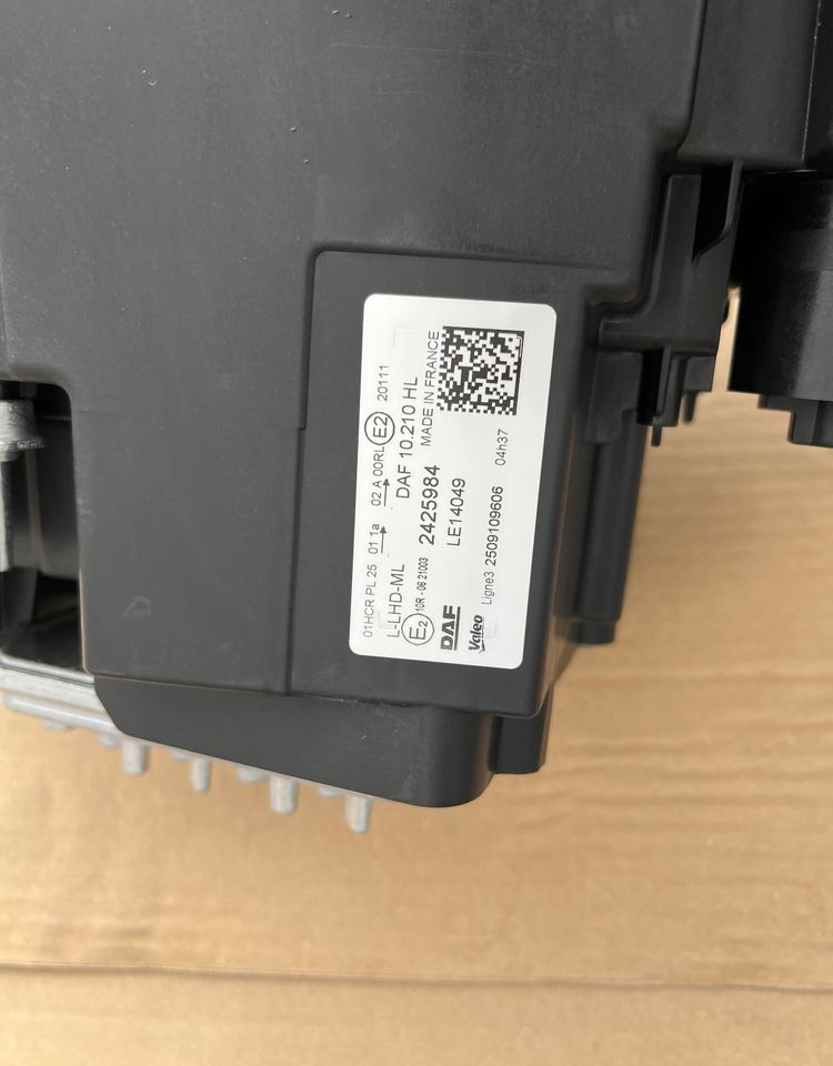 NOWE lampy LED DAF XG XG+ XF reflektor oryginał lampa NOWA - Oświetlenie do Samochodów ciężarowych: zdjęcie 3 NOWE lampy LED DAF XG XG+ XF reflektor oryginał lampa NOWA - Oświetlenie do Samochodów ciężarowych: zdjęcie 3