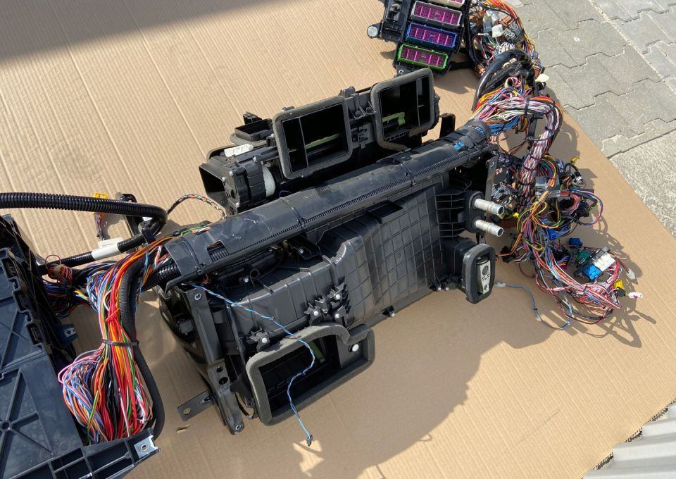 Nagrzewnica Scania S R wiązka instalacja komplet - Ogrzewanie/ Wentylacja do Samochodów ciężarowych: zdjęcie 3 Nagrzewnica Scania S R wiązka instalacja komplet - Ogrzewanie/ Wentylacja do Samochodów ciężarowych: zdjęcie 3