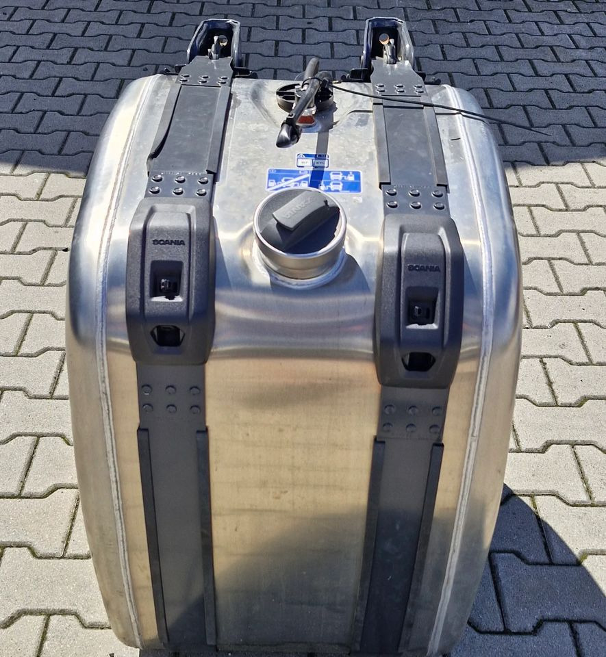 SCANIA R S ZBIORNIK PALIWA 220L NOWY - Układ paliwowy: zdjęcie 1 SCANIA R S ZBIORNIK PALIWA 220L NOWY - Układ paliwowy: zdjęcie 1