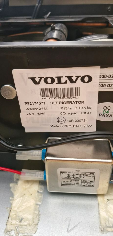 VOLVO FH4 FH5 LODÓWKA CHŁODZIARKA - Kabina i wnętrze: zdjęcie 3 VOLVO FH4 FH5 LODÓWKA CHŁODZIARKA - Kabina i wnętrze: zdjęcie 3