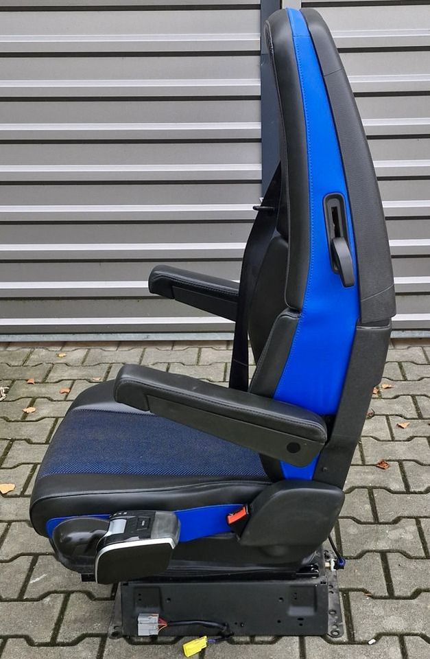 VOLVO FH5 FM5 FOTEL KIEROWCY UK - Kabina i wnętrze: zdjęcie 4 VOLVO FH5 FM5 FOTEL KIEROWCY UK - Kabina i wnętrze: zdjęcie 4