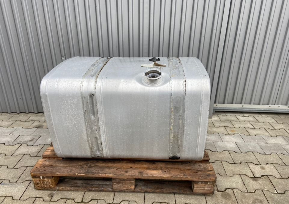 Zbiornik paliwa MAN TGX TGS 375 litrów bak - Zbiornik paliwa do Samochodów ciężarowych: zdjęcie 1 Zbiornik paliwa MAN TGX TGS 375 litrów bak - Zbiornik paliwa do Samochodów ciężarowych: zdjęcie 1