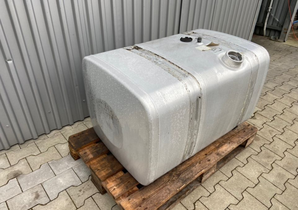 Zbiornik paliwa MAN TGX TGS 375 litrów bak - Zbiornik paliwa do Samochodów ciężarowych: zdjęcie 3 Zbiornik paliwa MAN TGX TGS 375 litrów bak - Zbiornik paliwa do Samochodów ciężarowych: zdjęcie 3