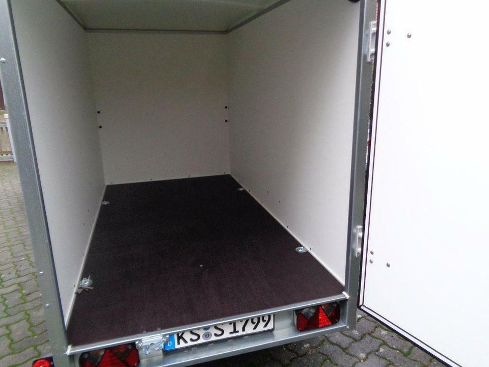 Böckmann PKW-Anhänger Koffer 1,35to. 100 km/h Kofferanhänger - Przyczepa samochodowa: zdjęcie 3 Böckmann PKW-Anhänger Koffer 1,35to. 100 km/h Kofferanhänger - Przyczepa samochodowa: zdjęcie 3