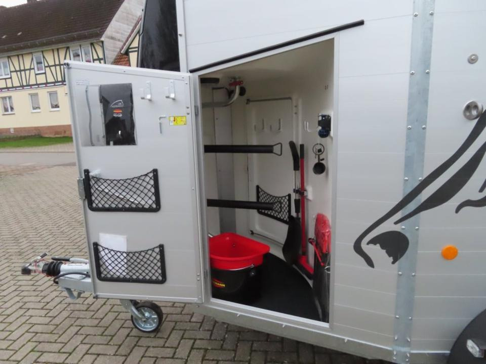 Böckmann, Pferdeanhänger,Portax SKA, WCF, Flügeltür, 100 km/h - Przyczepa do przewozu koni: zdjęcie 4 Böckmann, Pferdeanhänger,Portax SKA, WCF, Flügeltür, 100 km/h - Przyczepa do przewozu koni: zdjęcie 4