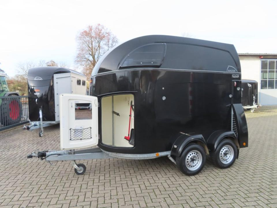Pferdeanhänger Böckmann Master, Aluboden Sattelkammer 100 Km/h - Przyczepa do przewozu koni: zdjęcie 5 Pferdeanhänger Böckmann Master, Aluboden Sattelkammer 100 Km/h - Przyczepa do przewozu koni: zdjęcie 5