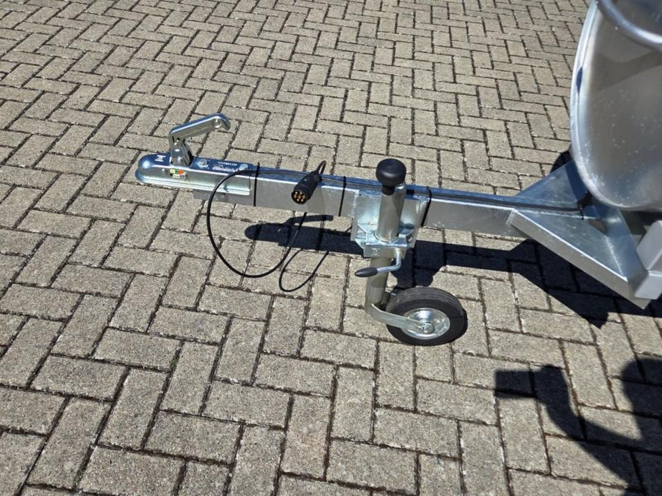 Wasserfass Verzinkt 600l Tränke Fahrgestell Beleuchtung - Przyczepa cysterna: zdjęcie 4 Wasserfass Verzinkt 600l Tränke Fahrgestell Beleuchtung - Przyczepa cysterna: zdjęcie 4