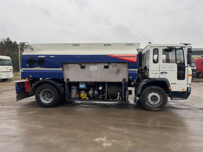 Volvo FL 6 - 220 (11000 L / 2 COMPARTMENTS / 18 TON / MANUAL GEARBOX / PERFECT) - Samochód ciężarowy cysterna: zdjęcie 4 Volvo FL 6 - 220 (11000 L / 2 COMPARTMENTS / 18 TON / MANUAL GEARBOX / PERFECT) - Samochód ciężarowy cysterna: zdjęcie 4