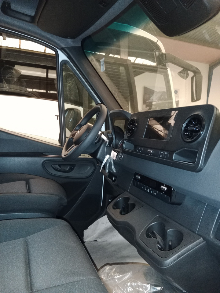 MERCEDES-BENZ SPRINTER 519 - Samochód ciężarowy skrzyniowy/ Platforma: zdjęcie 3 MERCEDES-BENZ SPRINTER 519 - Samochód ciężarowy skrzyniowy/ Platforma: zdjęcie 3