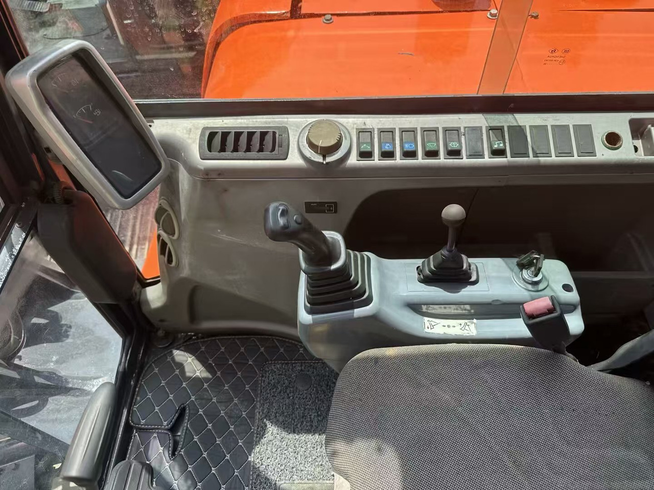 DOOSAN DX60 - Koparka gąsienicowa: zdjęcie 4 DOOSAN DX60 - Koparka gąsienicowa: zdjęcie 4