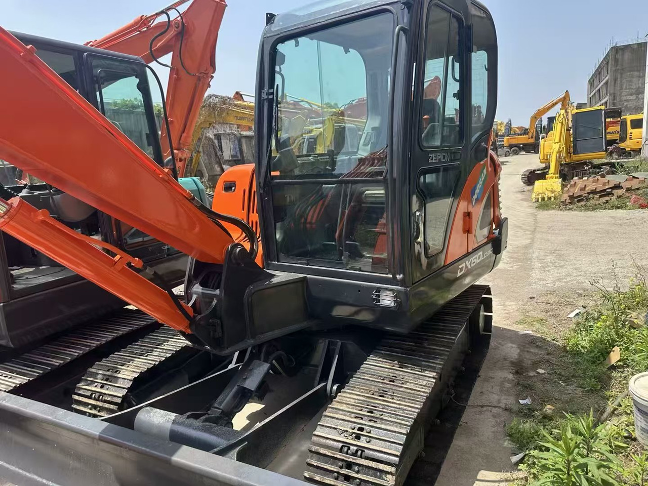 DOOSAN DX60 - Koparka gąsienicowa: zdjęcie 2 DOOSAN DX60 - Koparka gąsienicowa: zdjęcie 2