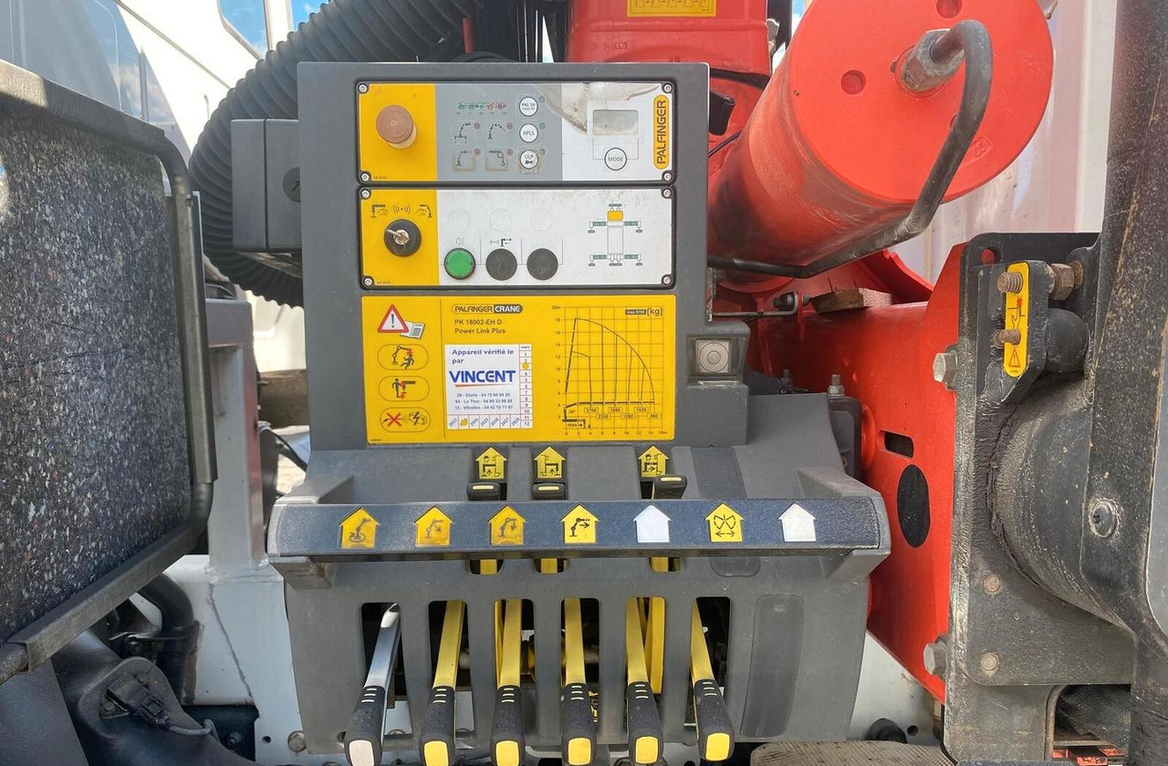 IVECO STRALIS AD260S36 CASSONE FISSO E GRU - Samochód ciężarowy skrzyniowy/ Platforma, Samochod ciężarowy z HDS: zdjęcie 4 IVECO STRALIS AD260S36 CASSONE FISSO E GRU - Samochód ciężarowy skrzyniowy/ Platforma, Samochod ciężarowy z HDS: zdjęcie 4