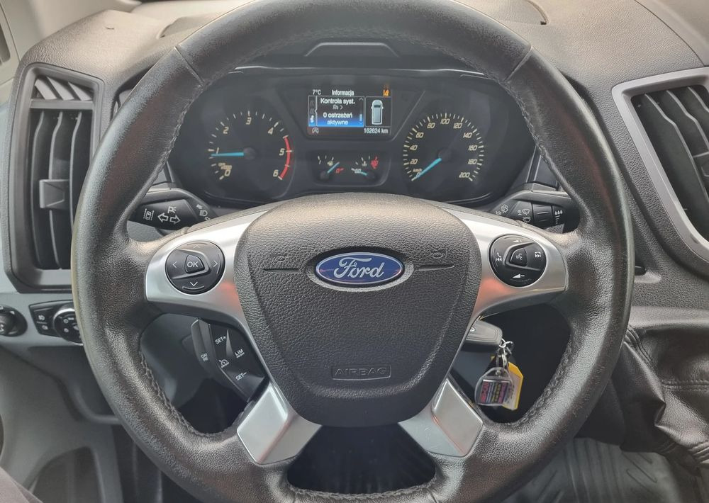 Mały samochód dostawczy Ford Transit: zdjęcie 32