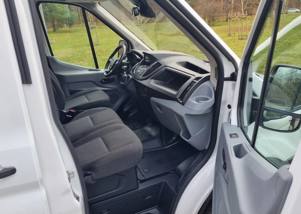 Mały samochód dostawczy Ford Transit: zdjęcie 11