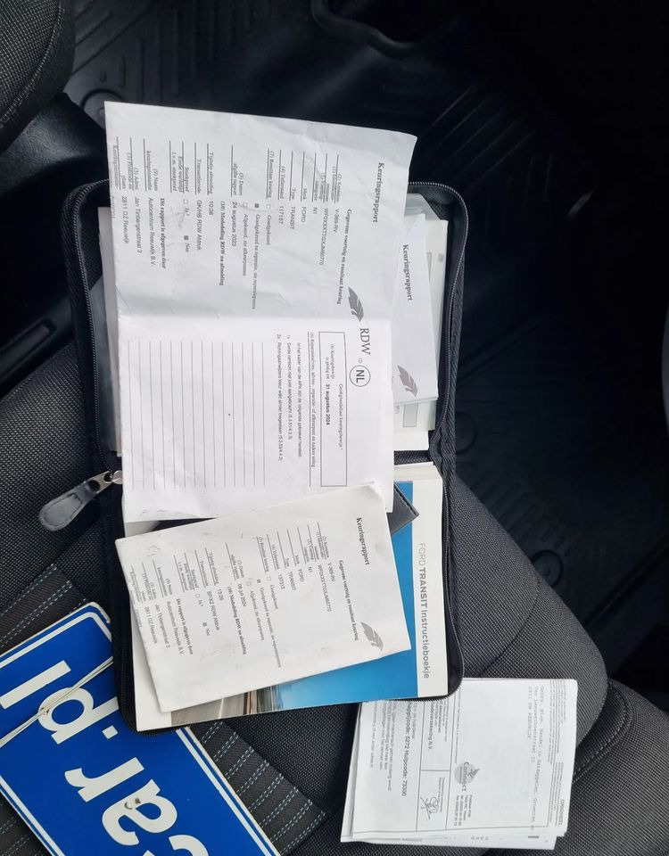 Mały samochód dostawczy Ford Transit: zdjęcie 31