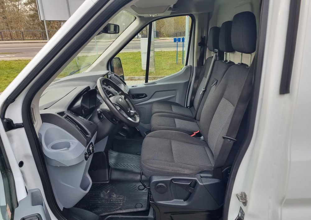 Mały samochód dostawczy Ford Transit: zdjęcie 19