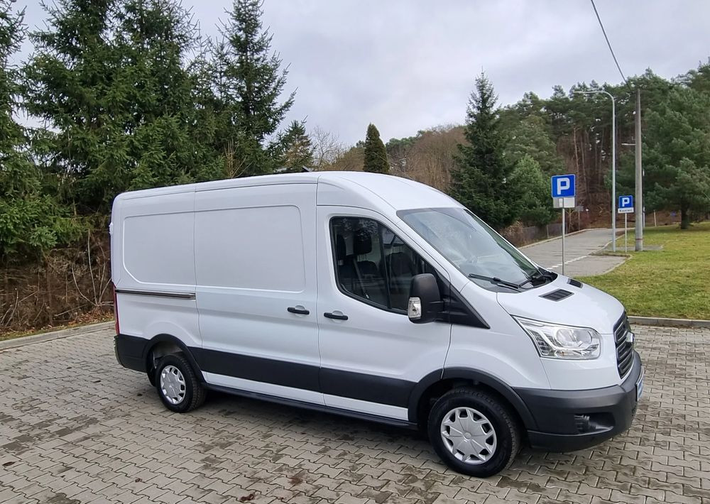 Mały samochód dostawczy Ford Transit: zdjęcie 30