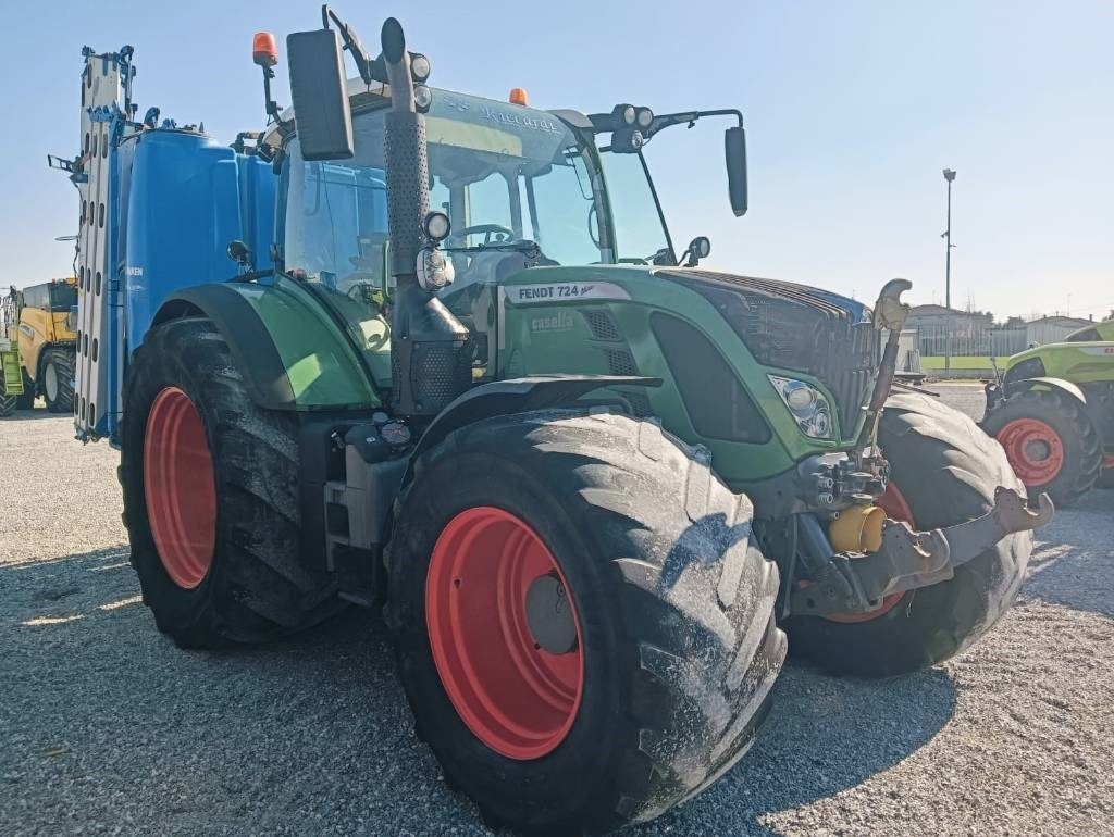 Fendt 724 Profi Plus - Ciągnik rolniczy: zdjęcie 1 Fendt 724 Profi Plus - Ciągnik rolniczy: zdjęcie 1